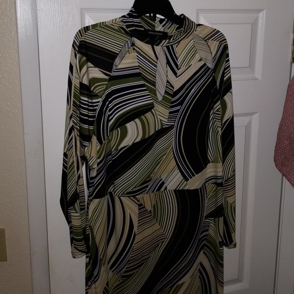 Dress - Picture 1 of 5